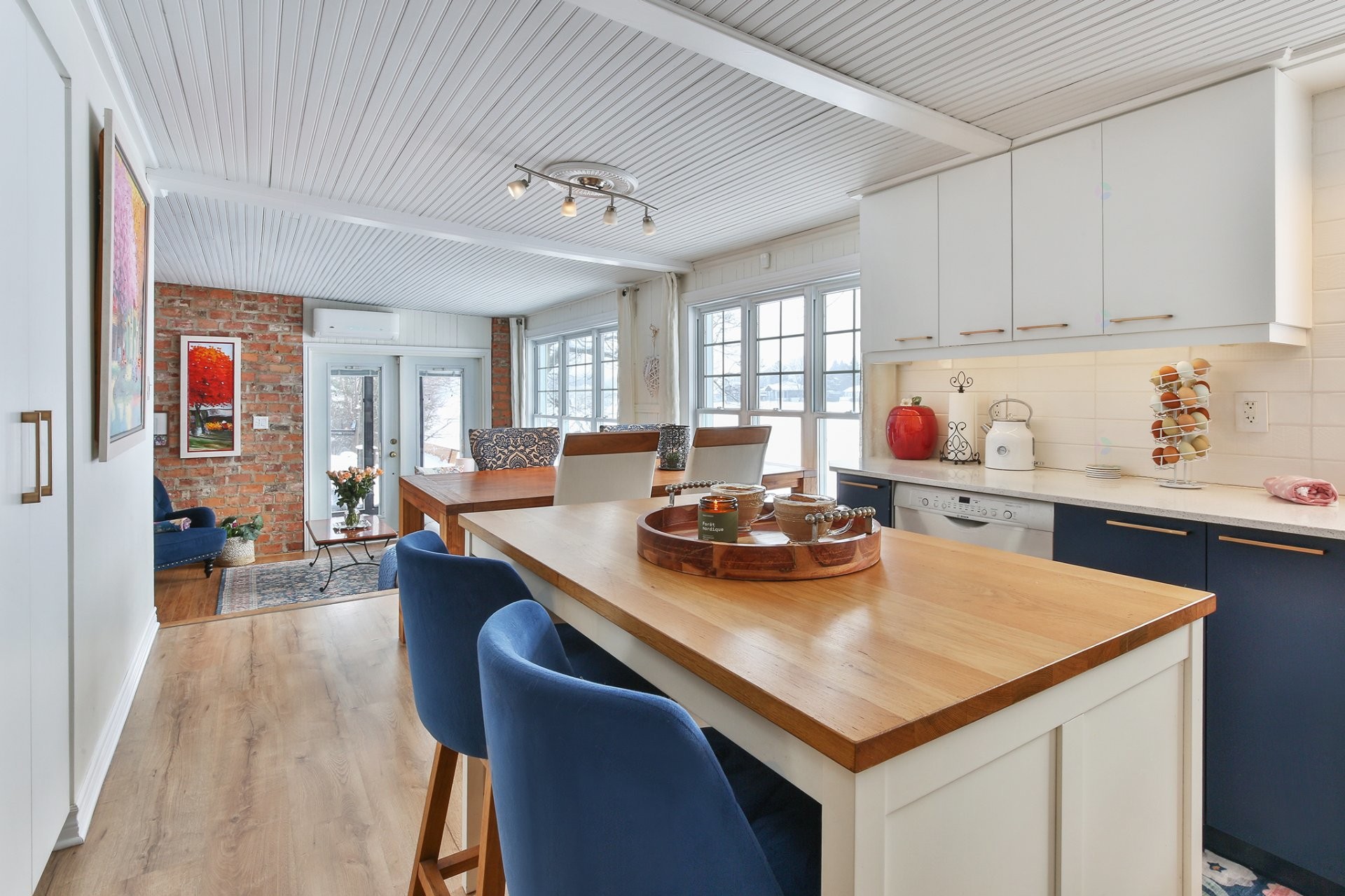 









357


Rue Jean-Talon

,
Saint-Jean-sur-Richelieu,




QC
J2W1M7

