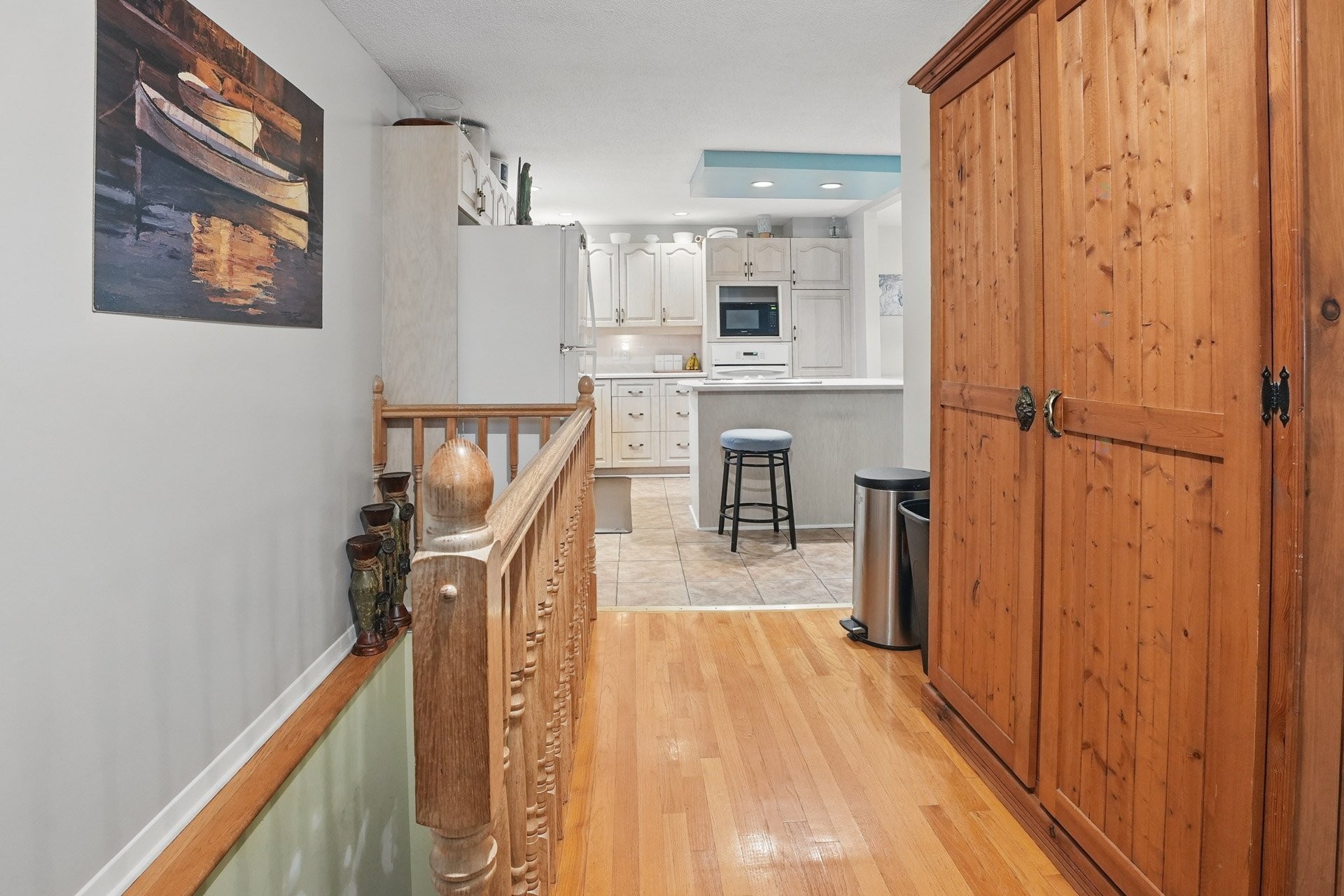 









76


Rue Nicolet

,
Gatineau (Hull),




QC
J8Y2J5

