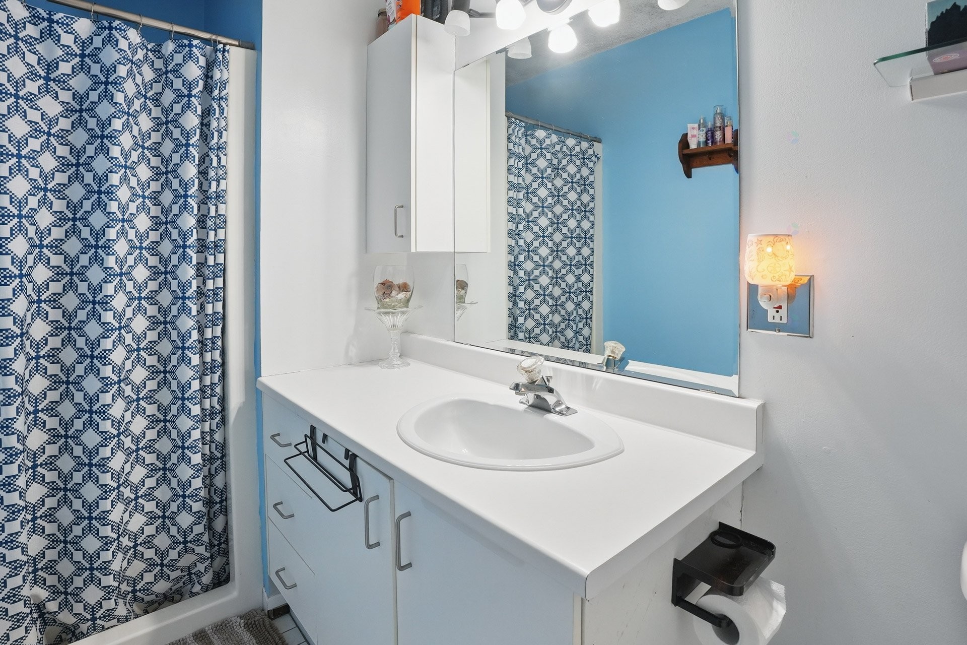 









76


Rue Nicolet

,
Gatineau (Hull),




QC
J8Y2J5

