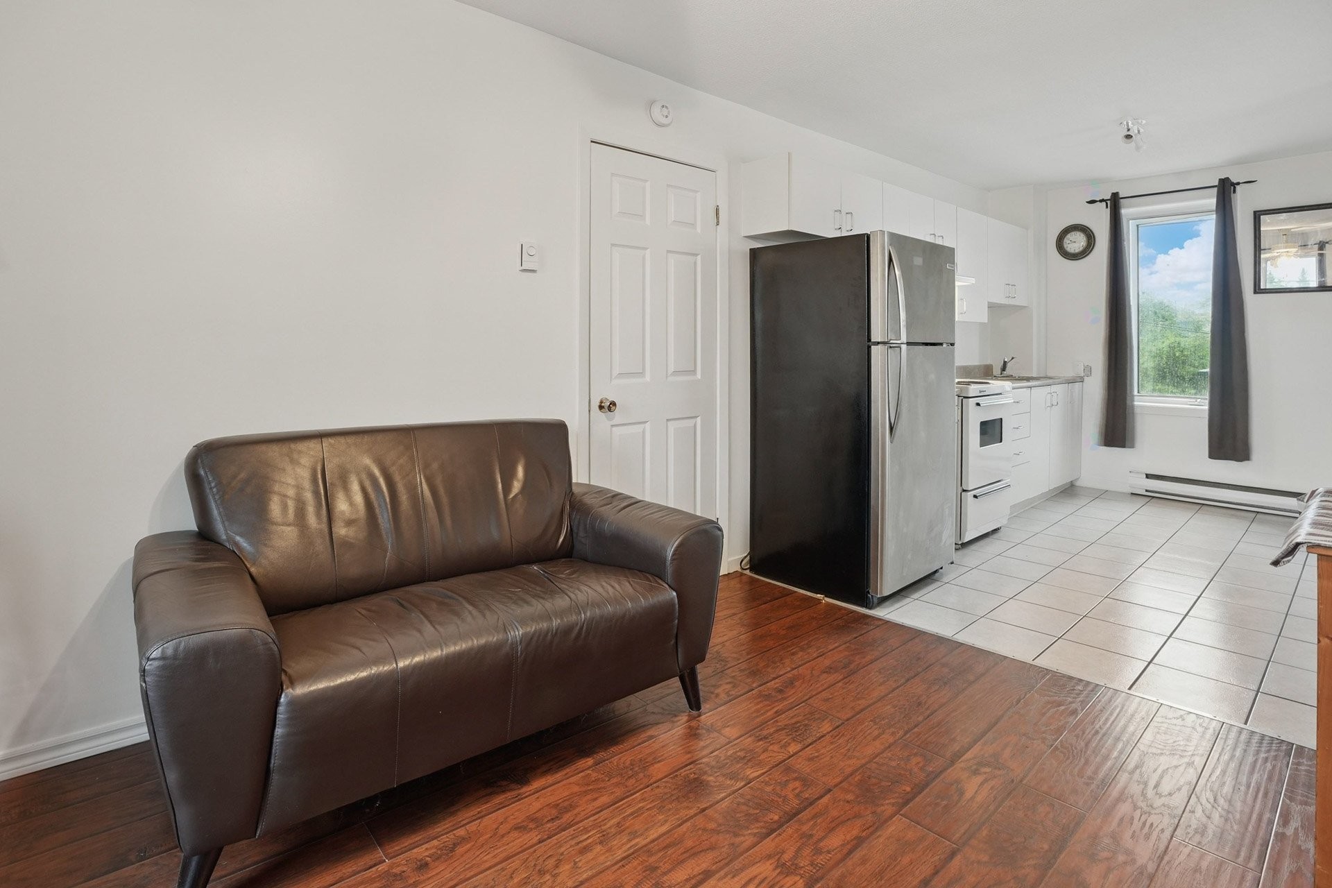 









76


Rue Nicolet

,
Gatineau (Hull),




QC
J8Y2J5

