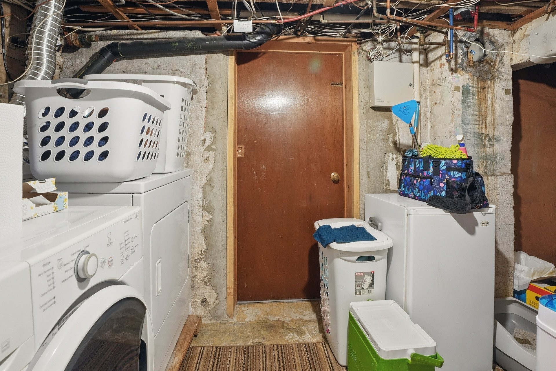 









76


Rue Nicolet

,
Gatineau (Hull),




QC
J8Y2J5

