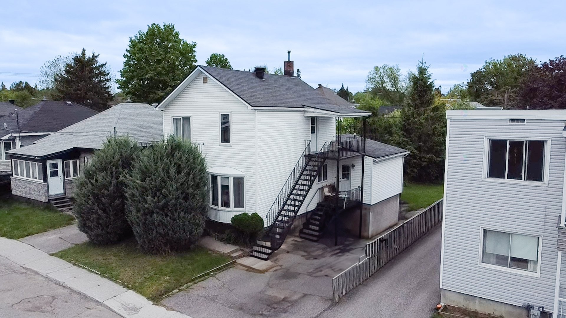 









76


Rue Nicolet

,
Gatineau (Hull),




QC
J8Y2J5

