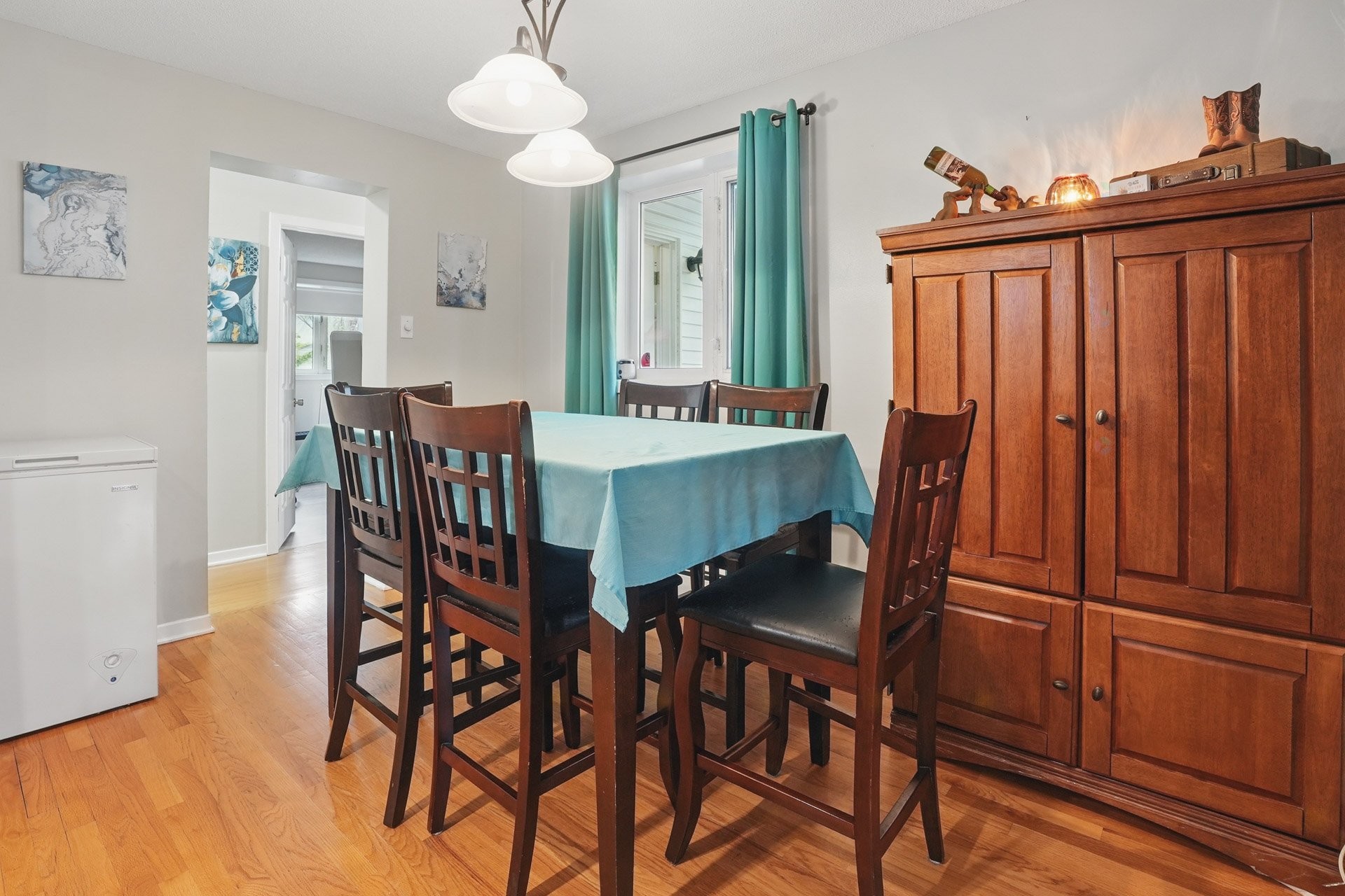 









76


Rue Nicolet

,
Gatineau (Hull),




QC
J8Y2J5

