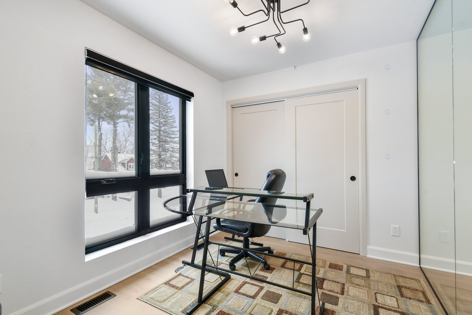 









168

 - 170


42e Avenue

,
Terrebonne (Terrebonne),




QC
J6Y1H4

