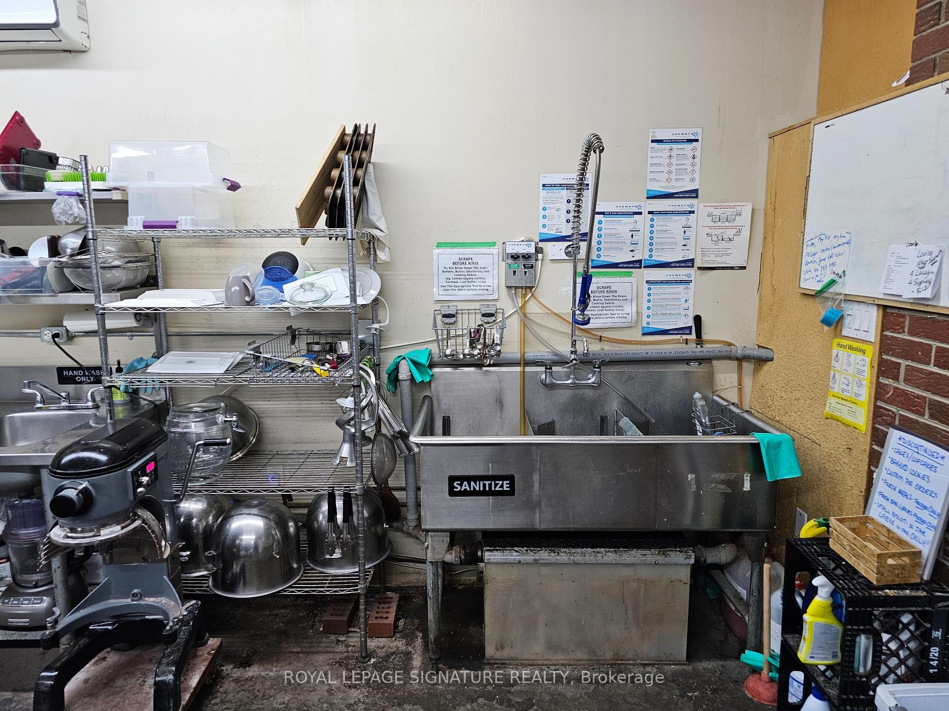 









3469


Lake Shore

Boulevard West,
Toronto,




ON
M8W 1N2

