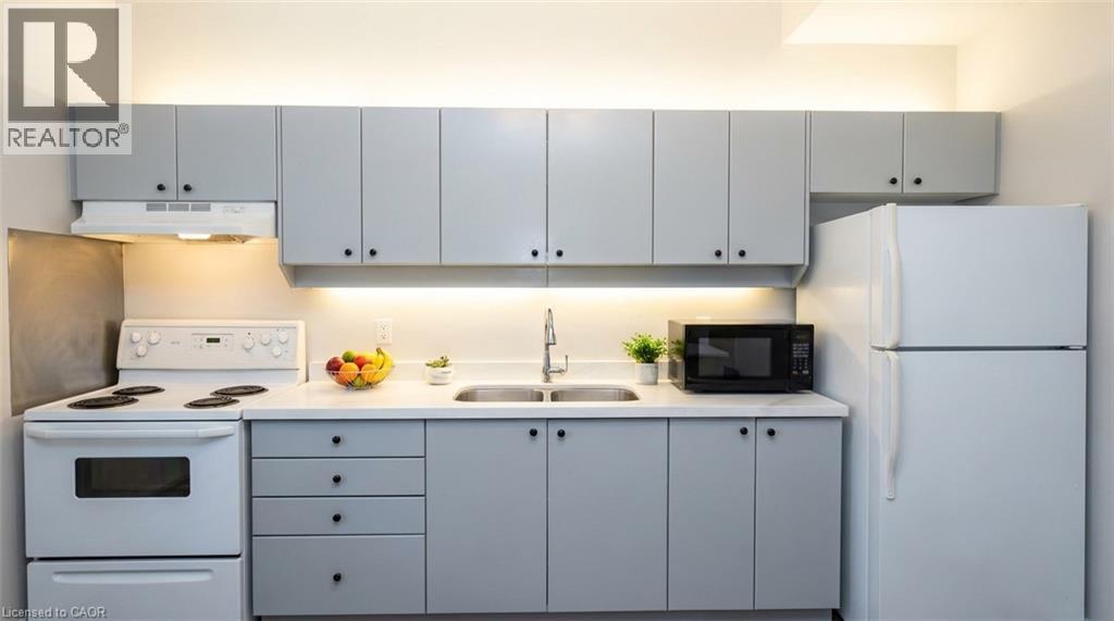 












12 BRIDGEPORT Road E Unit# 22

,
Waterloo,




Ontario
N2J2J3

