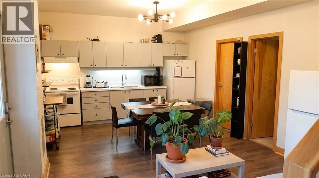 












12 BRIDGEPORT Road E Unit# 22

,
Waterloo,




Ontario
N2J2J3

