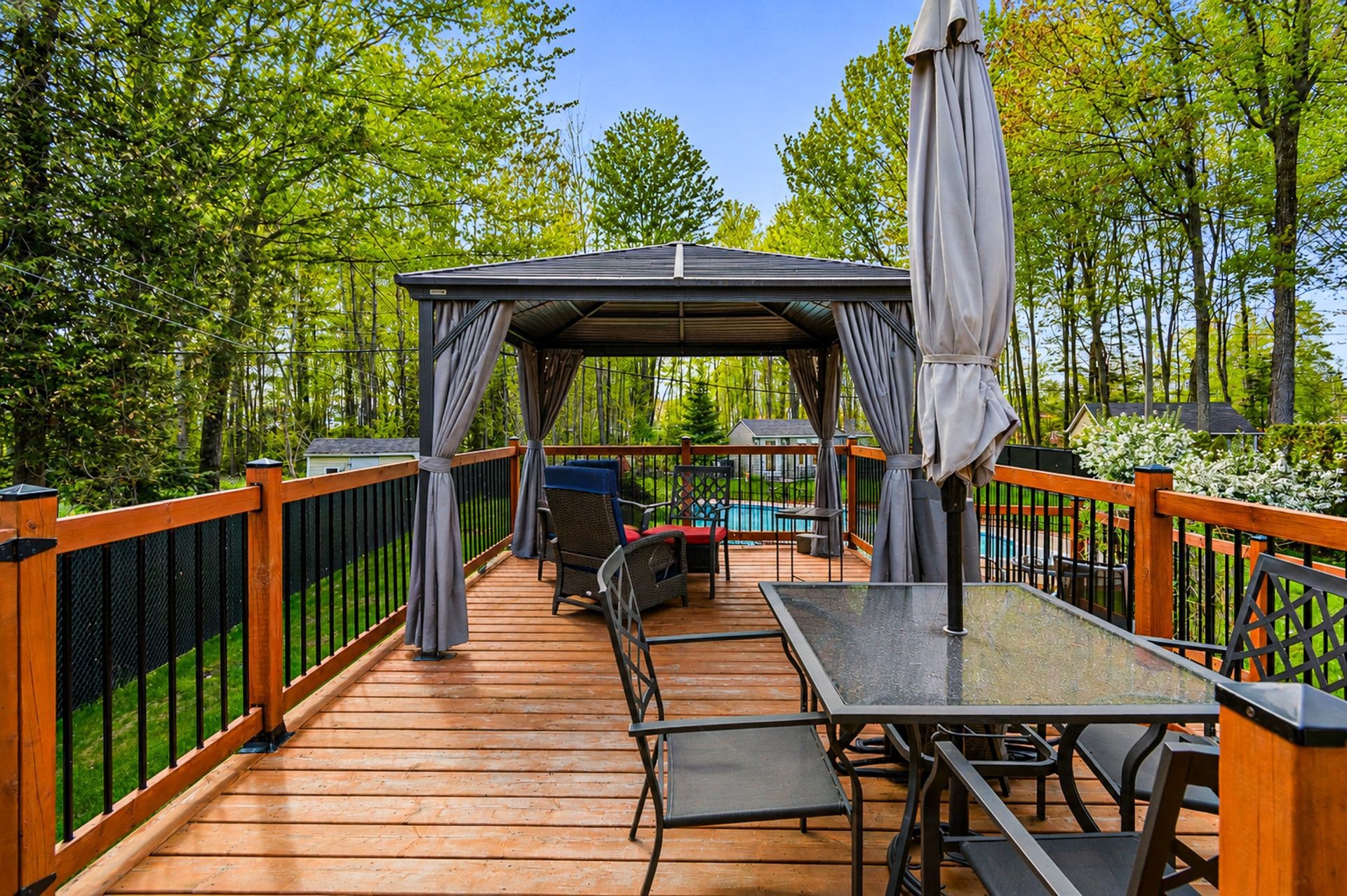 









9


Rue du Boisé

,
Lachute,




QC
J8H4N4

