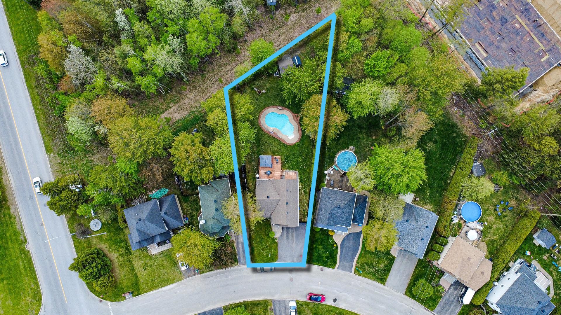 









9


Rue du Boisé

,
Lachute,




QC
J8H4N4

