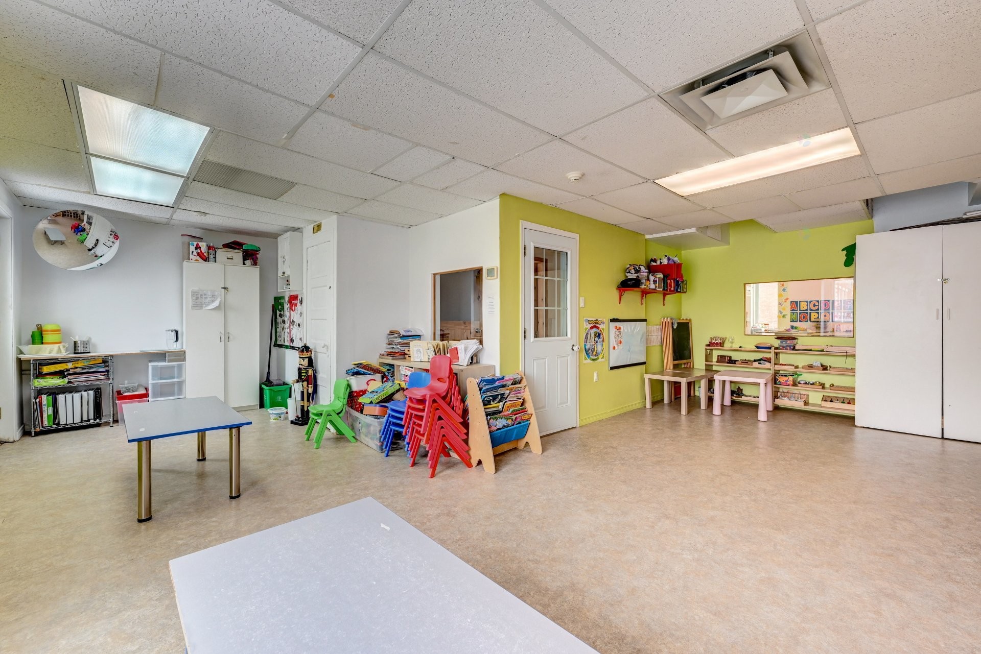 









6930

 - 6932


Rue Sherbrooke O.

,
Montréal (Côte-des-Neiges/Notre-Dame-de-Grâce),




QC
H4B1P9

