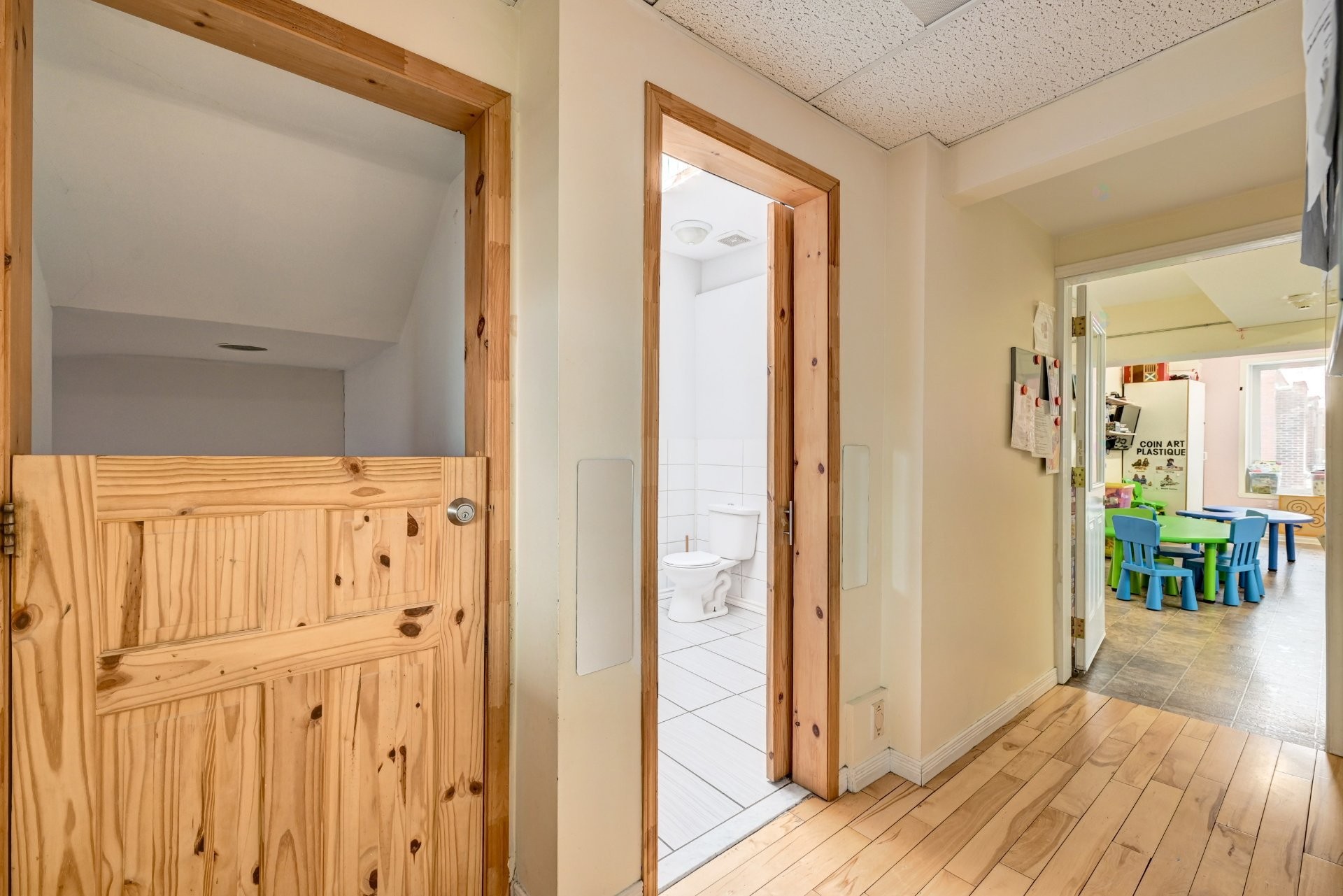 









6930

 - 6932


Rue Sherbrooke O.

,
Montréal (Côte-des-Neiges/Notre-Dame-de-Grâce),




QC
H4B1P9

