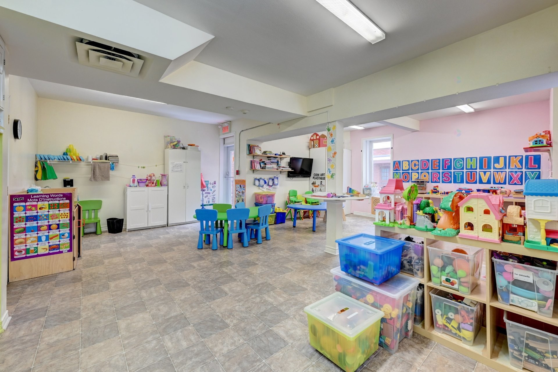 









6930

 - 6932


Rue Sherbrooke O.

,
Montréal (Côte-des-Neiges/Notre-Dame-de-Grâce),




QC
H4B1P9

