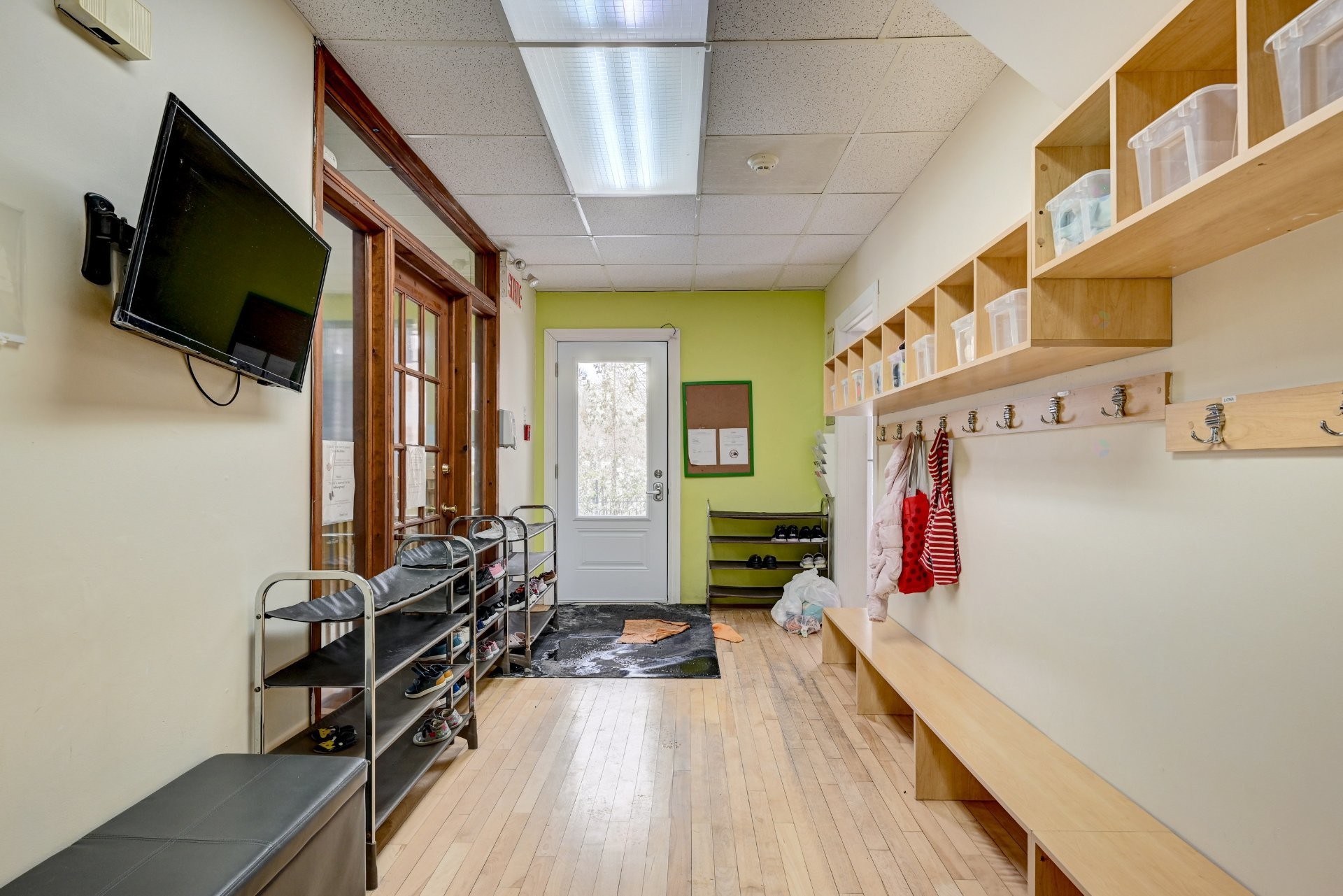 









6930

 - 6932


Rue Sherbrooke O.

,
Montréal (Côte-des-Neiges/Notre-Dame-de-Grâce),




QC
H4B1P9

