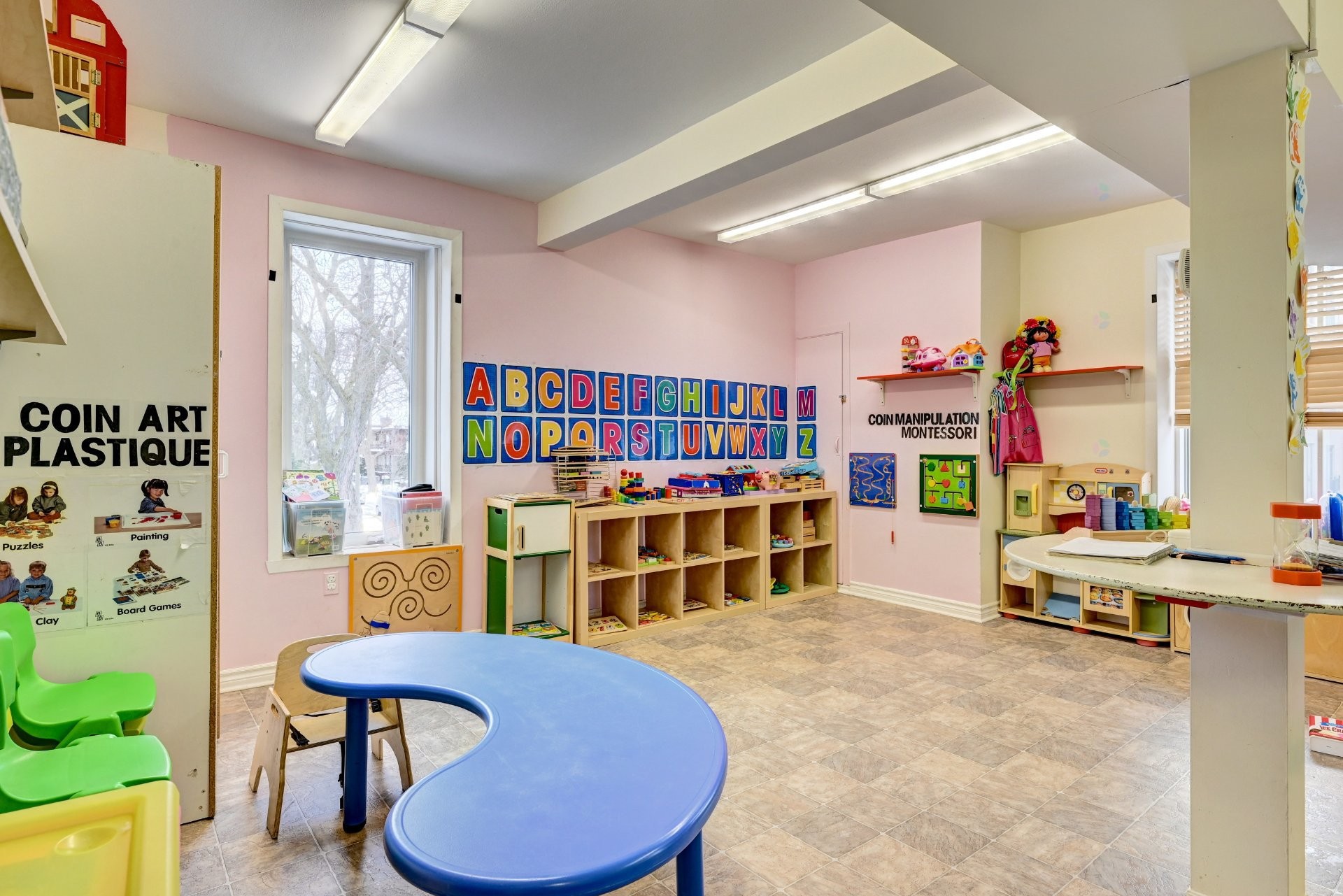 









6930

 - 6932


Rue Sherbrooke O.

,
Montréal (Côte-des-Neiges/Notre-Dame-de-Grâce),




QC
H4B1P9

