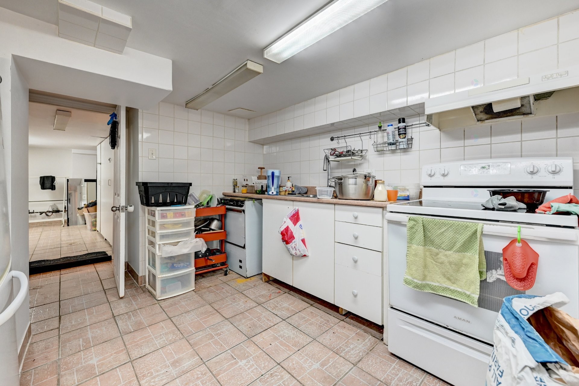 









6930

 - 6932


Rue Sherbrooke O.

,
Montréal (Côte-des-Neiges/Notre-Dame-de-Grâce),




QC
H4B1P9

