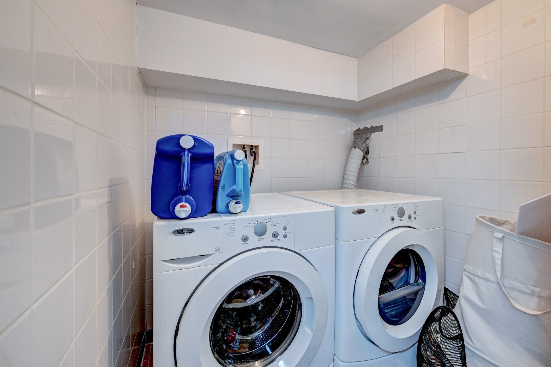 









6930

 - 6932


Rue Sherbrooke O.

,
Montréal (Côte-des-Neiges/Notre-Dame-de-Grâce),




QC
H4B1P9

