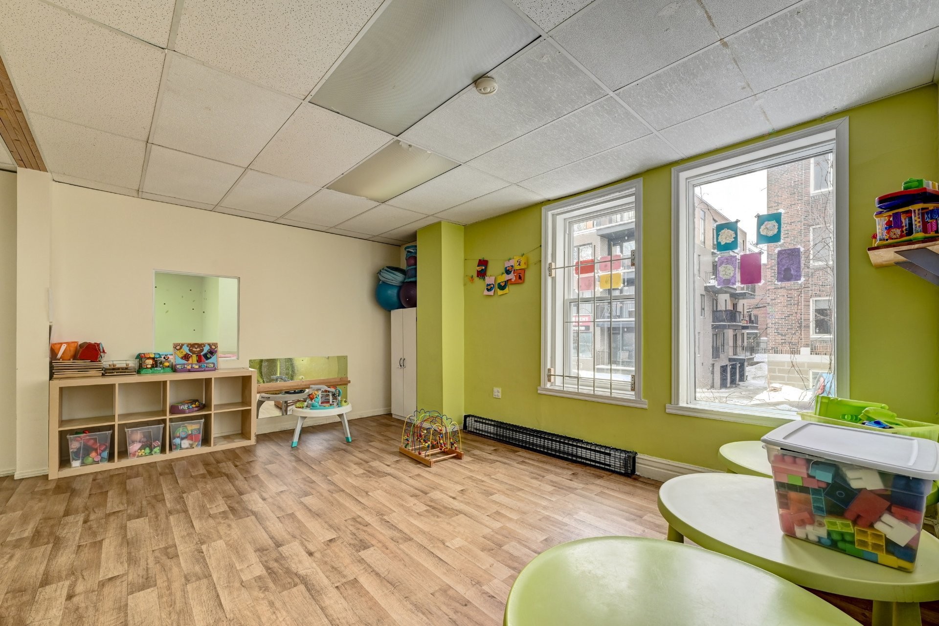 









6930

 - 6932


Rue Sherbrooke O.

,
Montréal (Côte-des-Neiges/Notre-Dame-de-Grâce),




QC
H4B1P9

