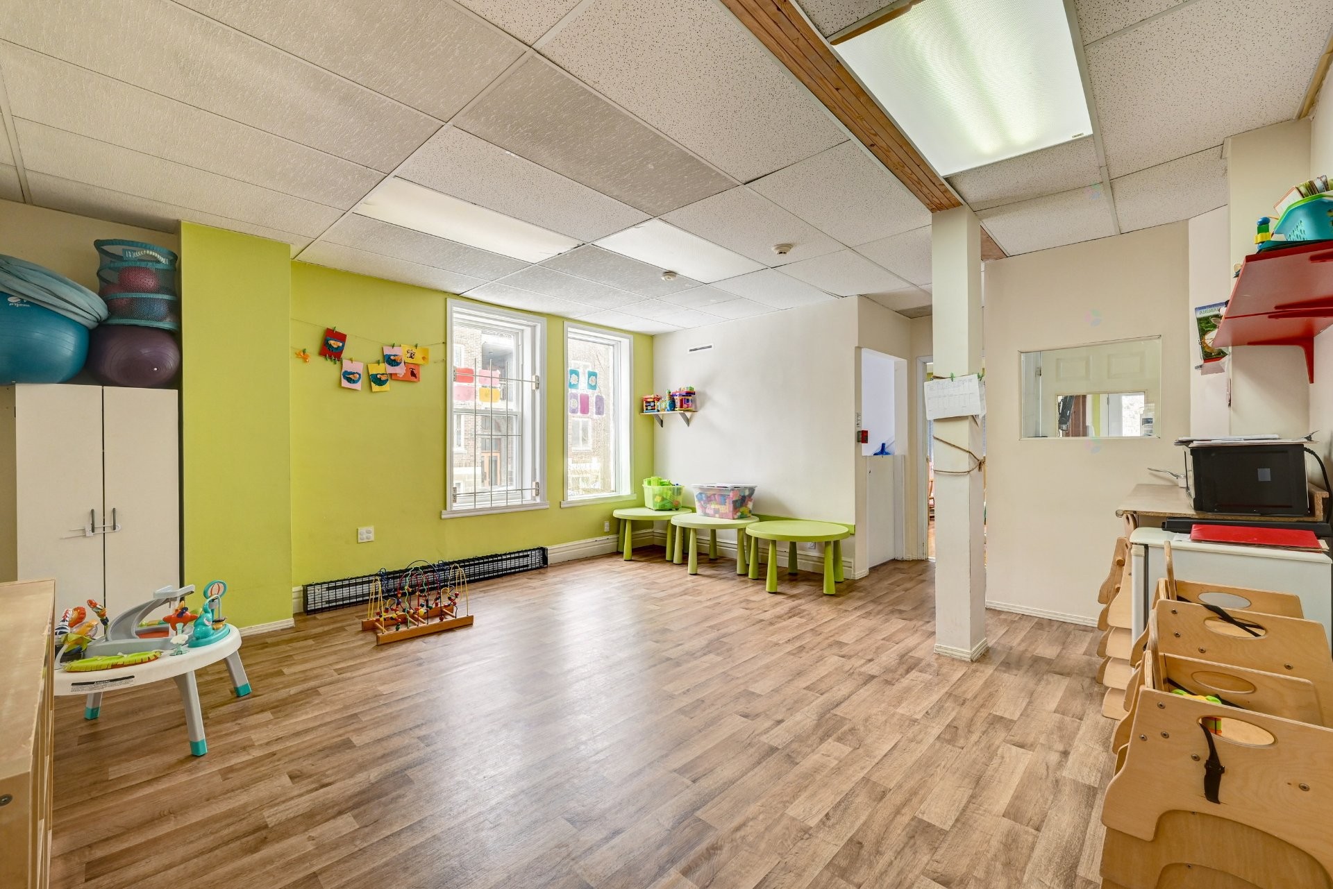 









6930

 - 6932


Rue Sherbrooke O.

,
Montréal (Côte-des-Neiges/Notre-Dame-de-Grâce),




QC
H4B1P9

