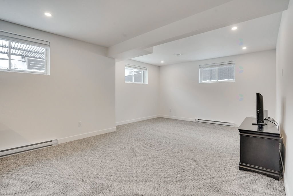 









319


Rue de la Sève

,
Gatineau (Gatineau),




QC
J8V0L2

