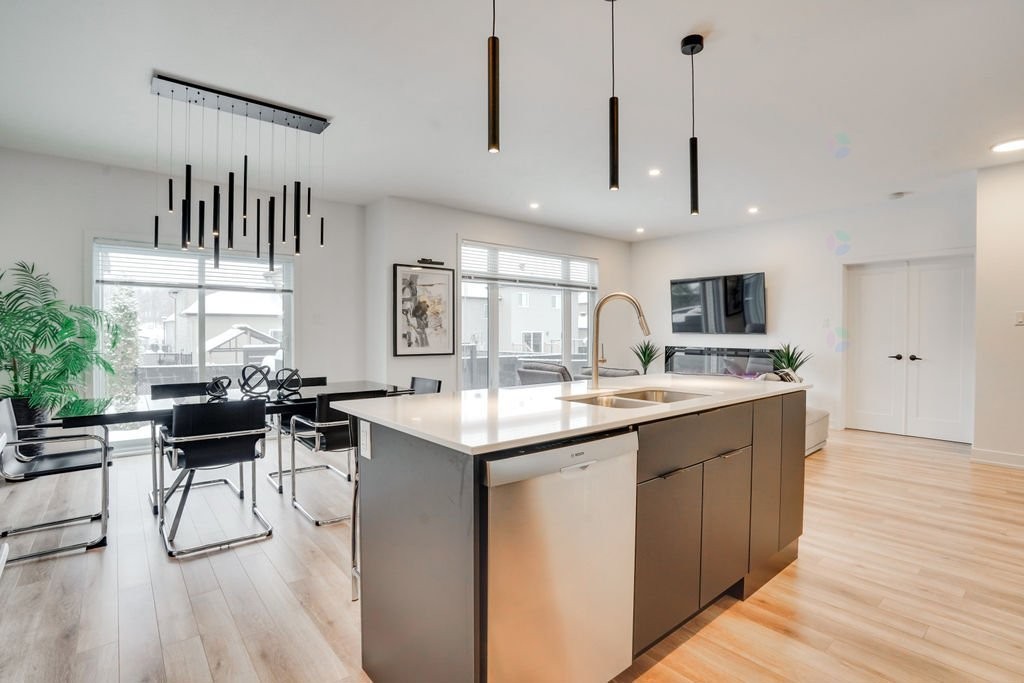 









319


Rue de la Sève

,
Gatineau (Gatineau),




QC
J8V0L2

