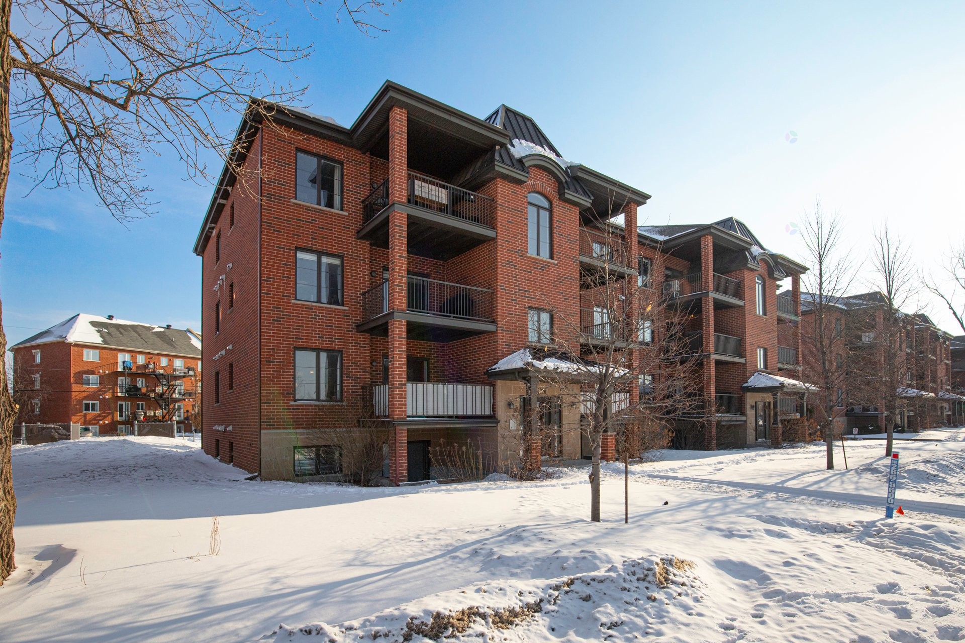 









7220


Boul. Cousineau

, 3,
Longueuil (Saint-Hubert),




QC
J3Y0H9

