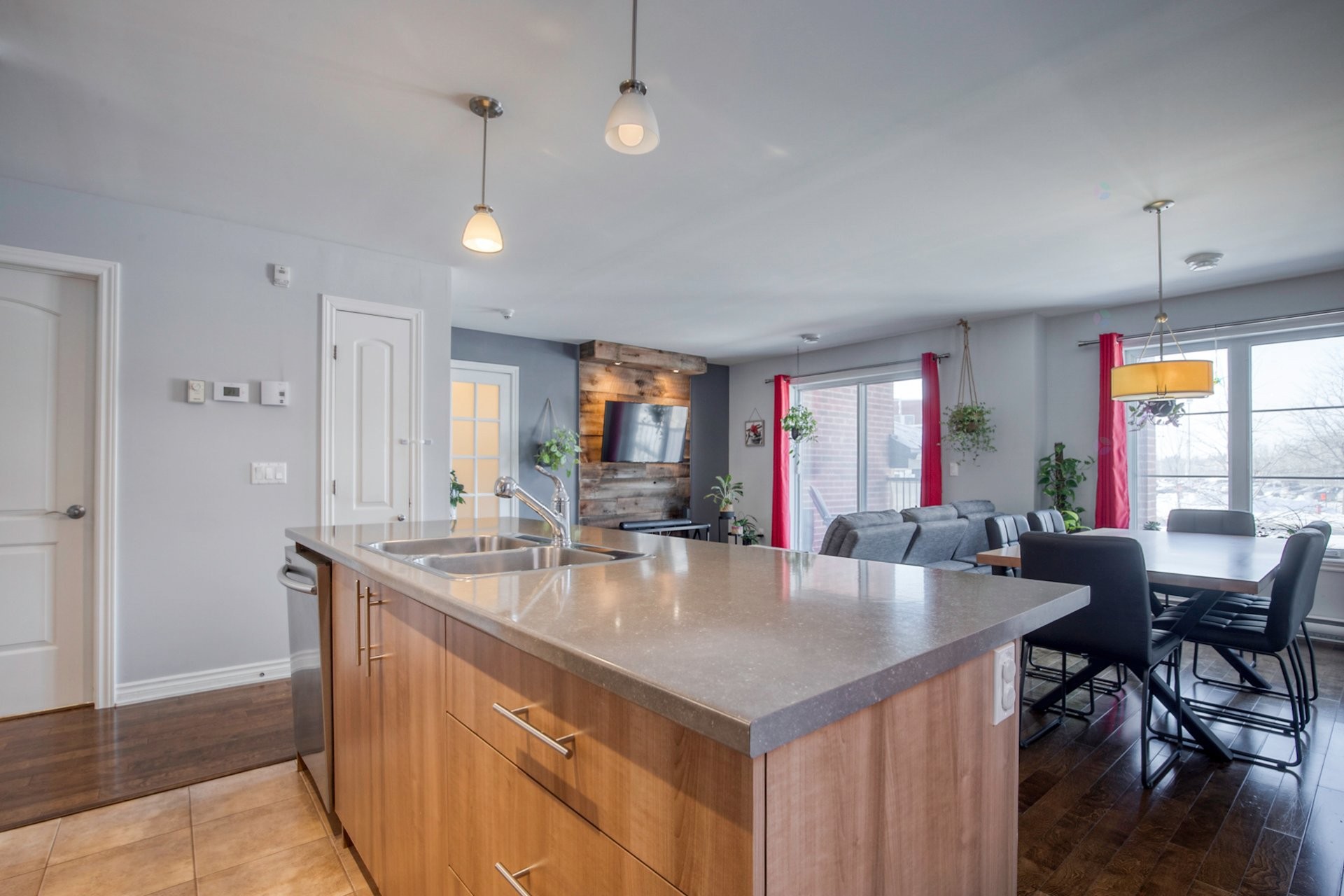 









7220


Boul. Cousineau

, 3,
Longueuil (Saint-Hubert),




QC
J3Y0H9

