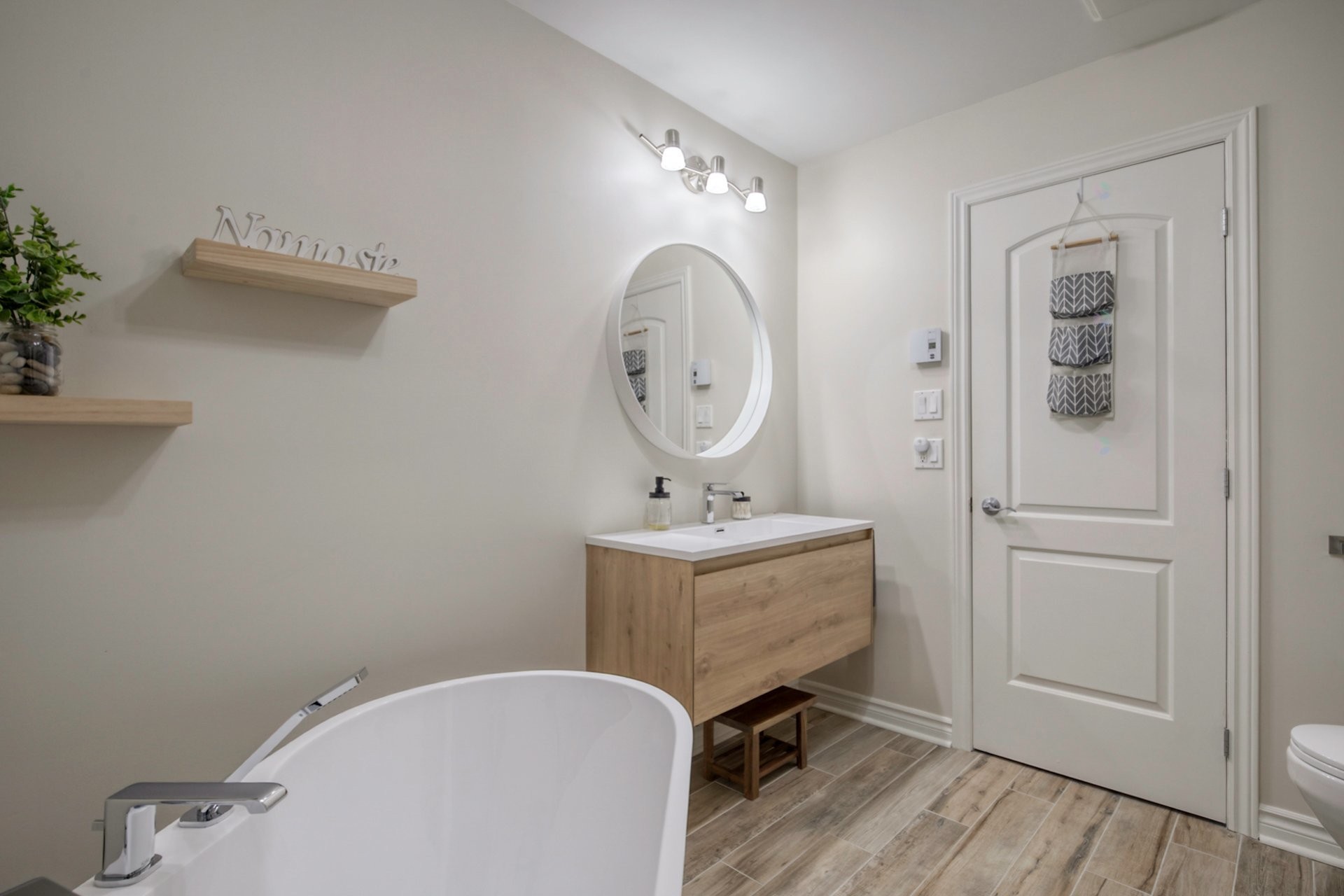 









7220


Boul. Cousineau

, 3,
Longueuil (Saint-Hubert),




QC
J3Y0H9

