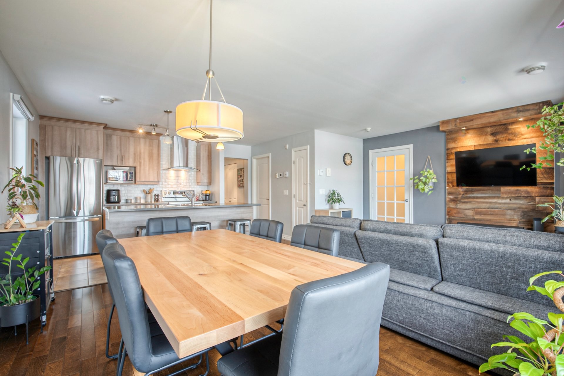 









7220


Boul. Cousineau

, 3,
Longueuil (Saint-Hubert),




QC
J3Y0H9

