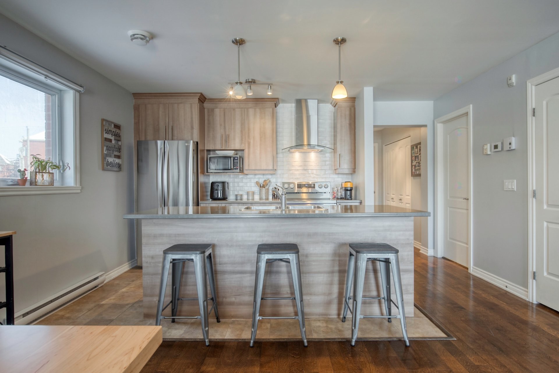 









7220


Boul. Cousineau

, 3,
Longueuil (Saint-Hubert),




QC
J3Y0H9

