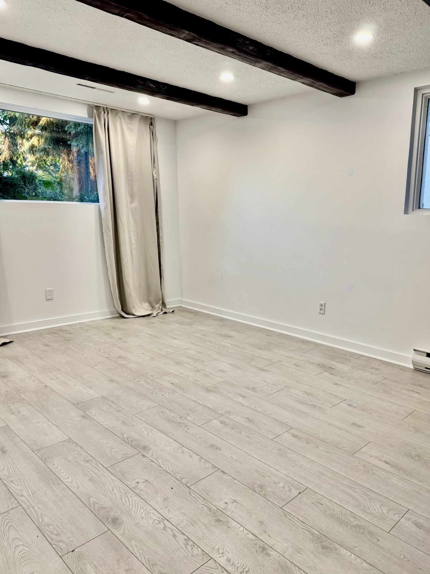 









3308


Rue Flavie

,
Laval (Fabreville),




QC
H7P1R5

