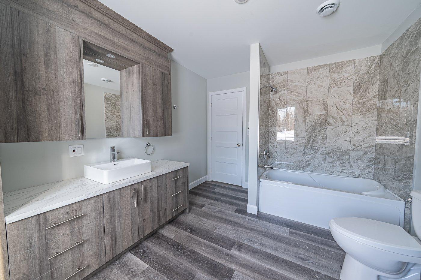 









113


Rue des Ruisseaux

,
Val-des-Sources,




QC
J1T0B2

