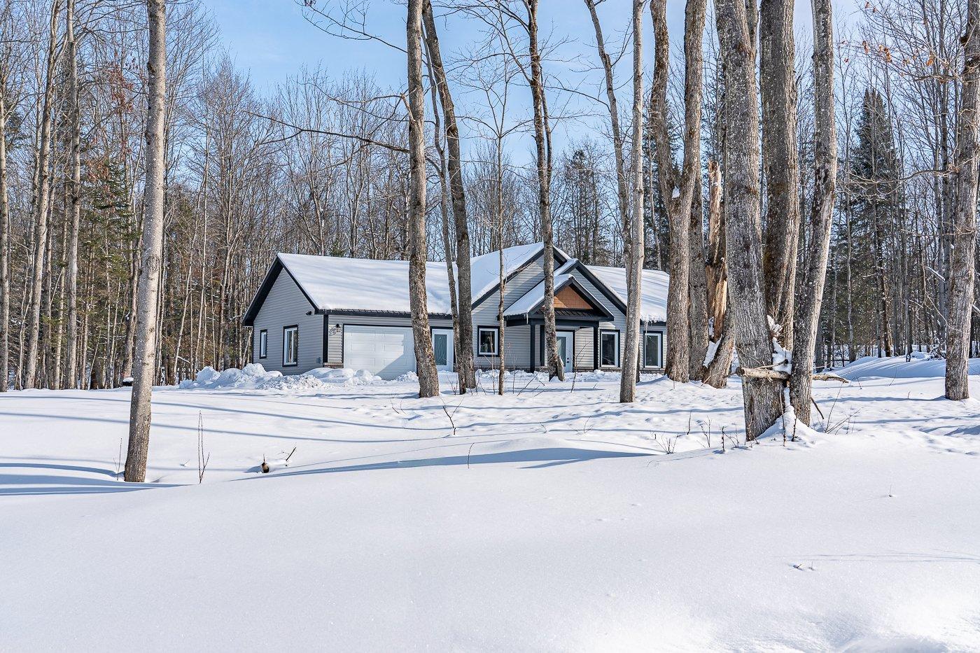 









113


Rue des Ruisseaux

,
Val-des-Sources,




QC
J1T0B2

