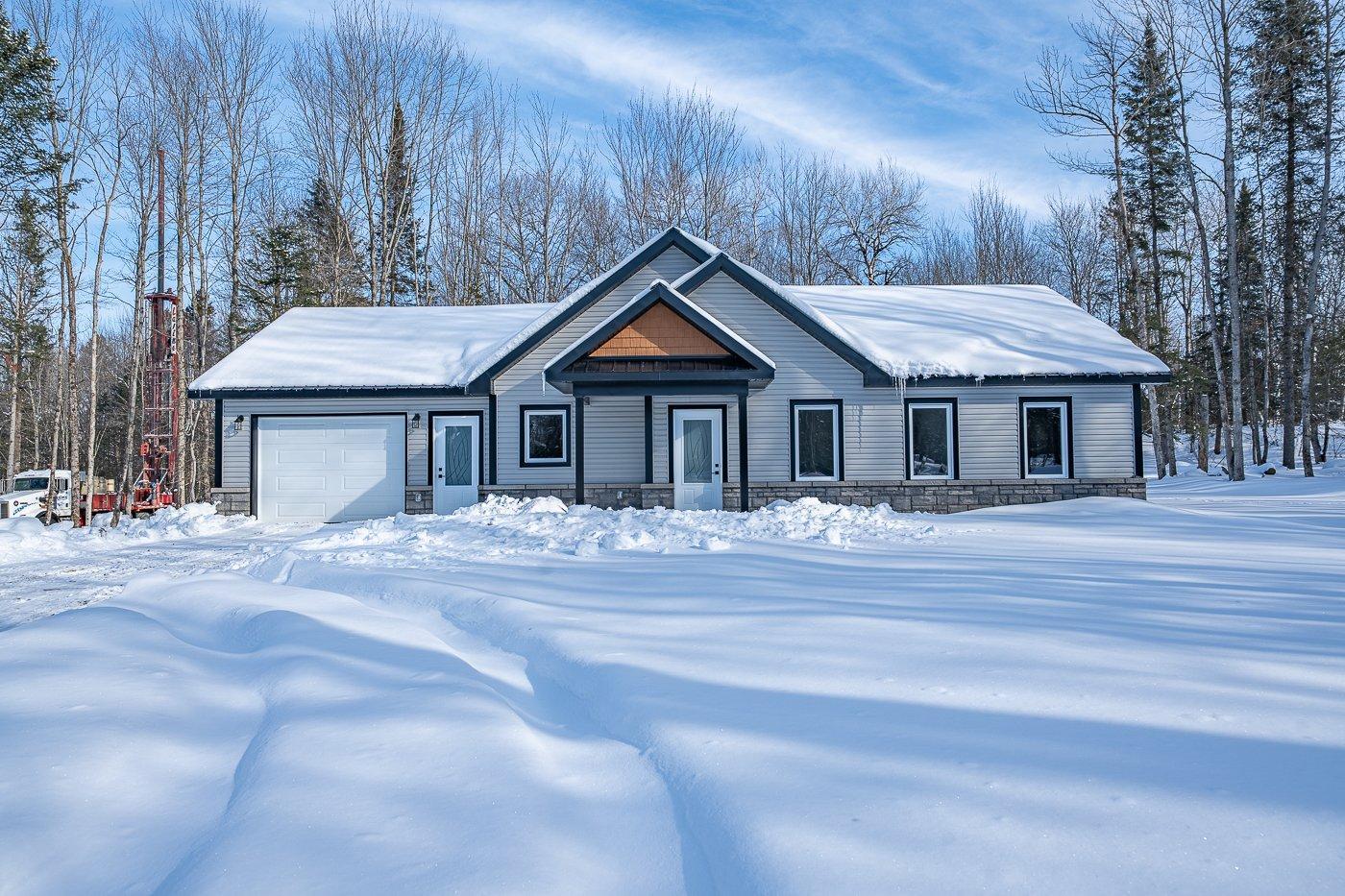 









113


Rue des Ruisseaux

,
Val-des-Sources,




QC
J1T0B2

