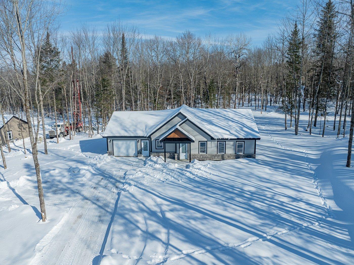 









113


Rue des Ruisseaux

,
Val-des-Sources,




QC
J1T0B2

