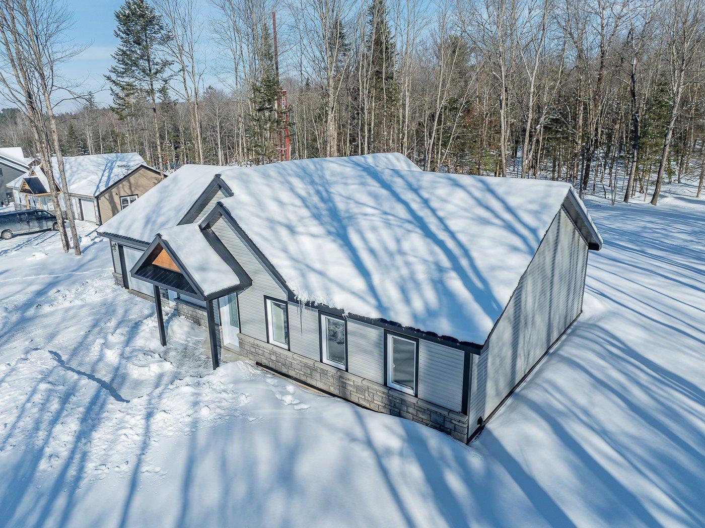 









113


Rue des Ruisseaux

,
Val-des-Sources,




QC
J1T0B2

