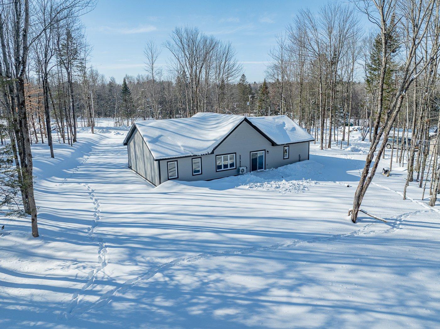 









113


Rue des Ruisseaux

,
Val-des-Sources,




QC
J1T0B2

