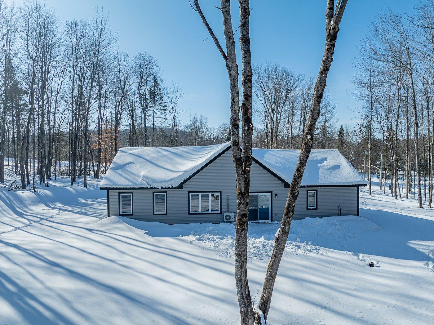 









113


Rue des Ruisseaux

,
Val-des-Sources,




QC
J1T0B2

