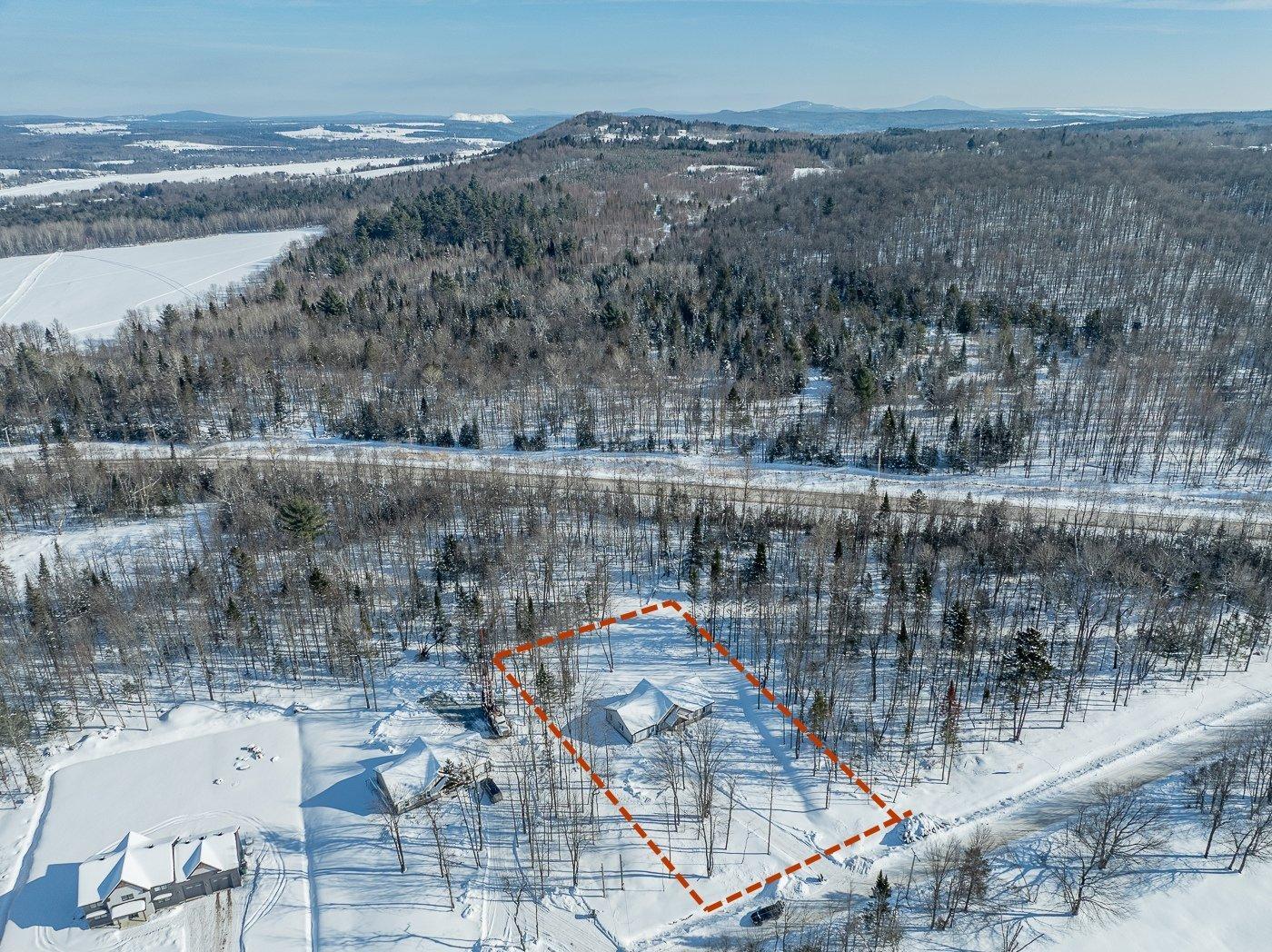 









113


Rue des Ruisseaux

,
Val-des-Sources,




QC
J1T0B2

