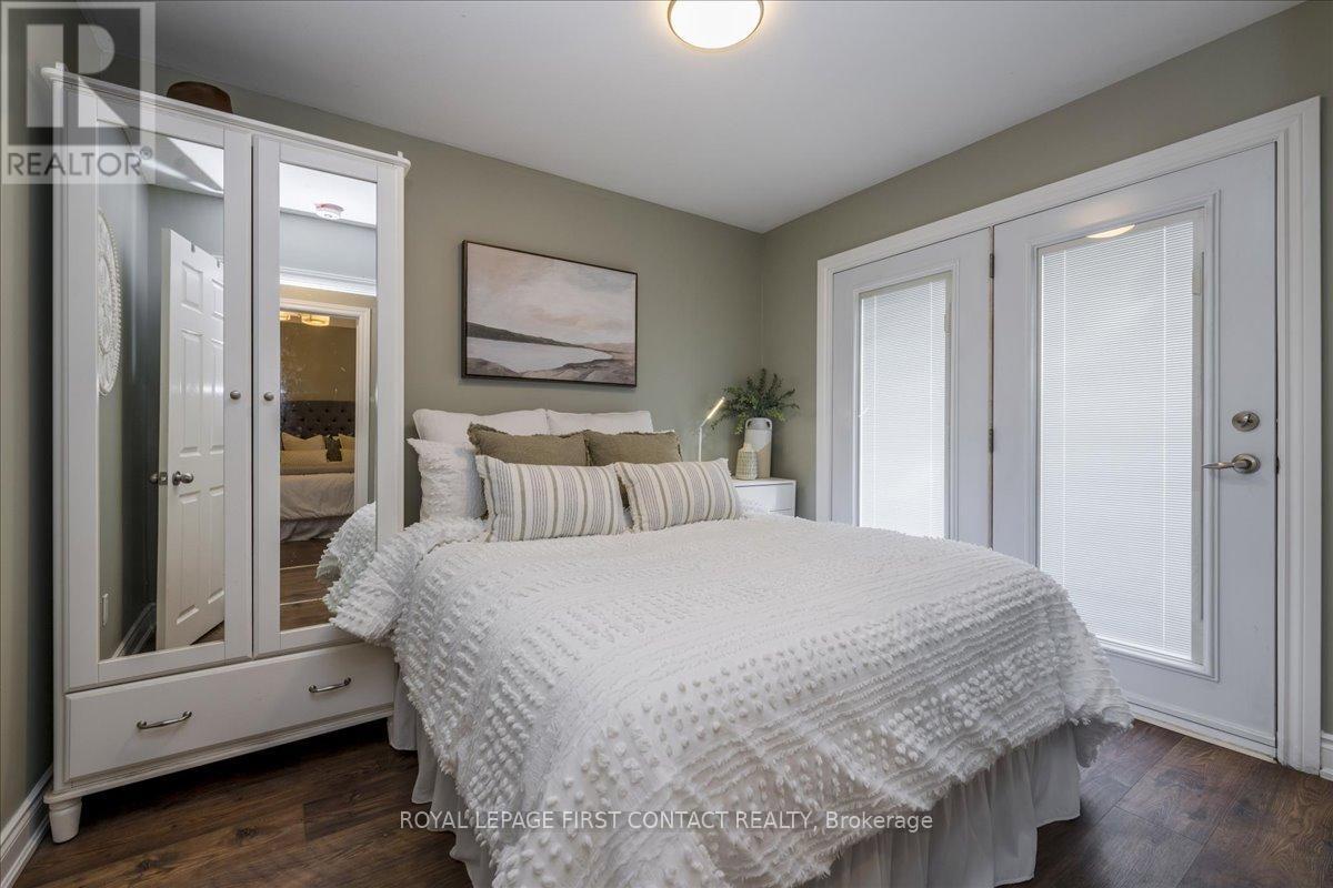 












159 CODRINGTON STREET

,
Barrie,




Ontario
L4M1R9

