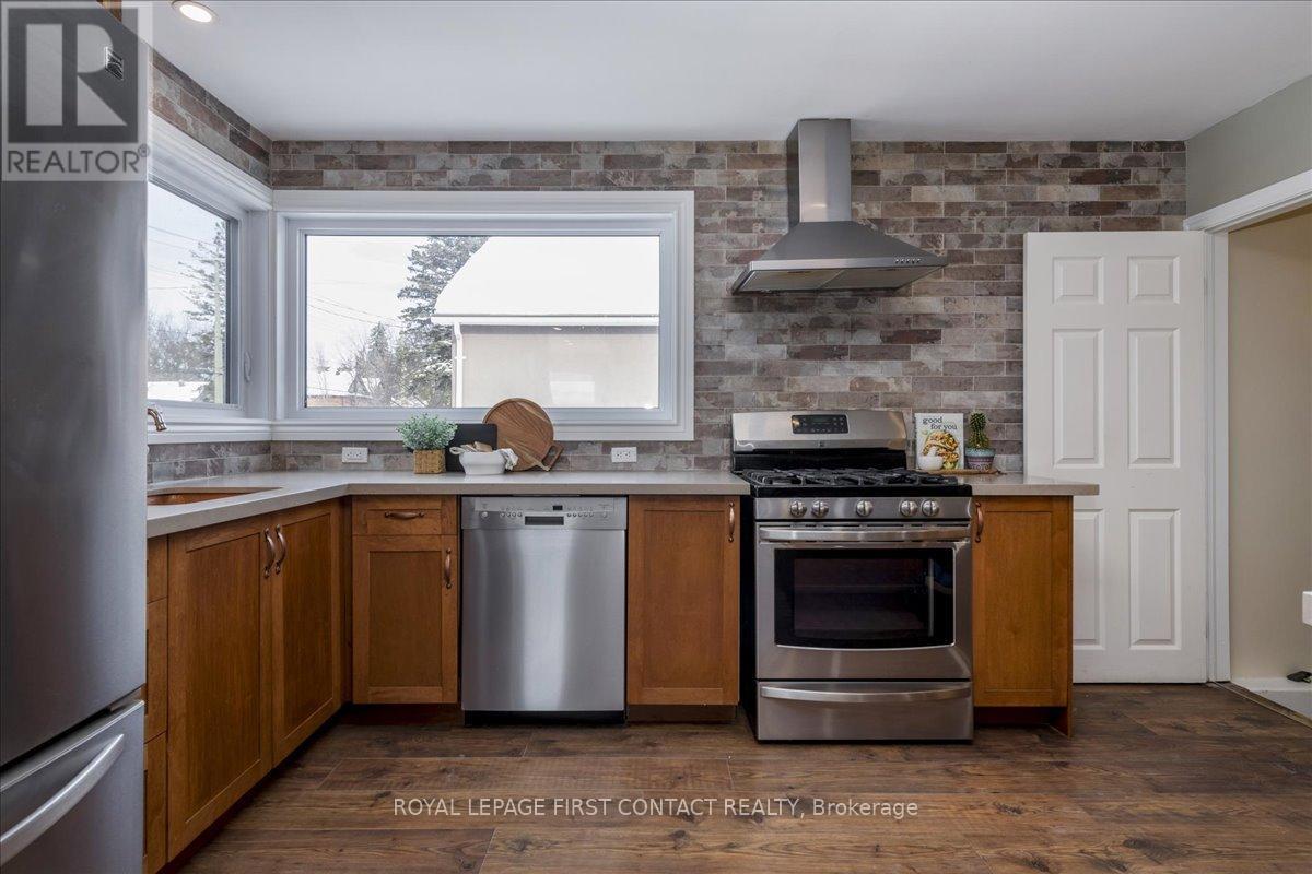 












159 CODRINGTON STREET

,
Barrie,




Ontario
L4M1R9

