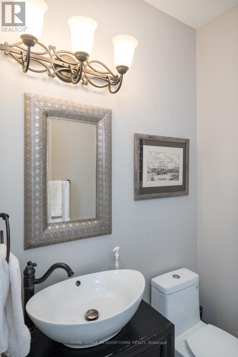 












700 SERAFINI CRESCENT

,
Milton,




Ontario
L9T7P4

