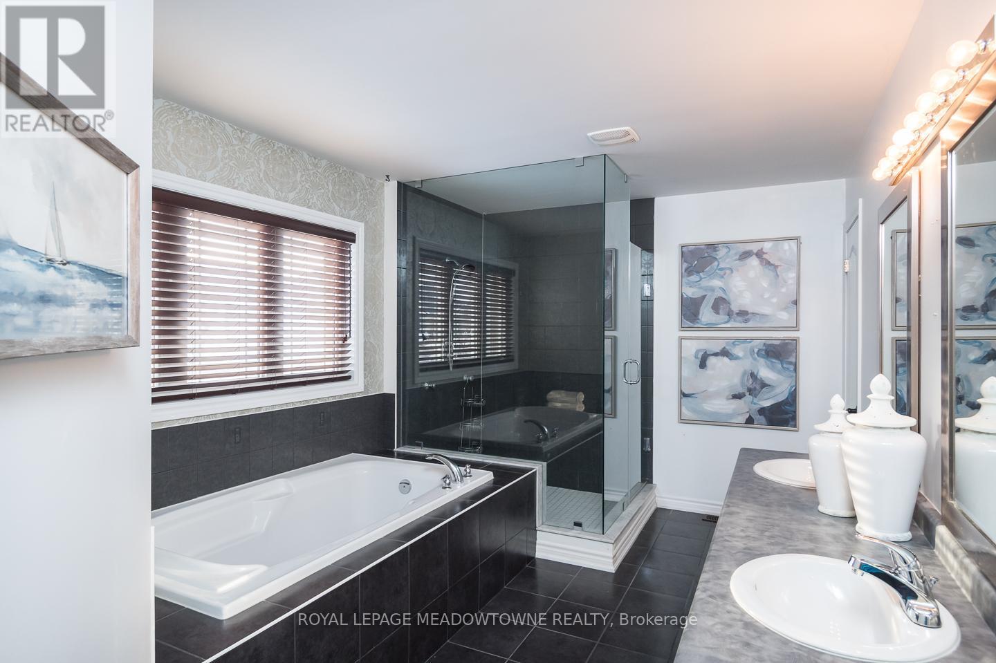 












700 SERAFINI CRESCENT

,
Milton,




Ontario
L9T7P4

