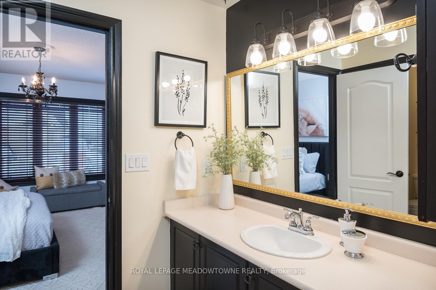 












700 SERAFINI CRESCENT

,
Milton,




Ontario
L9T7P4

