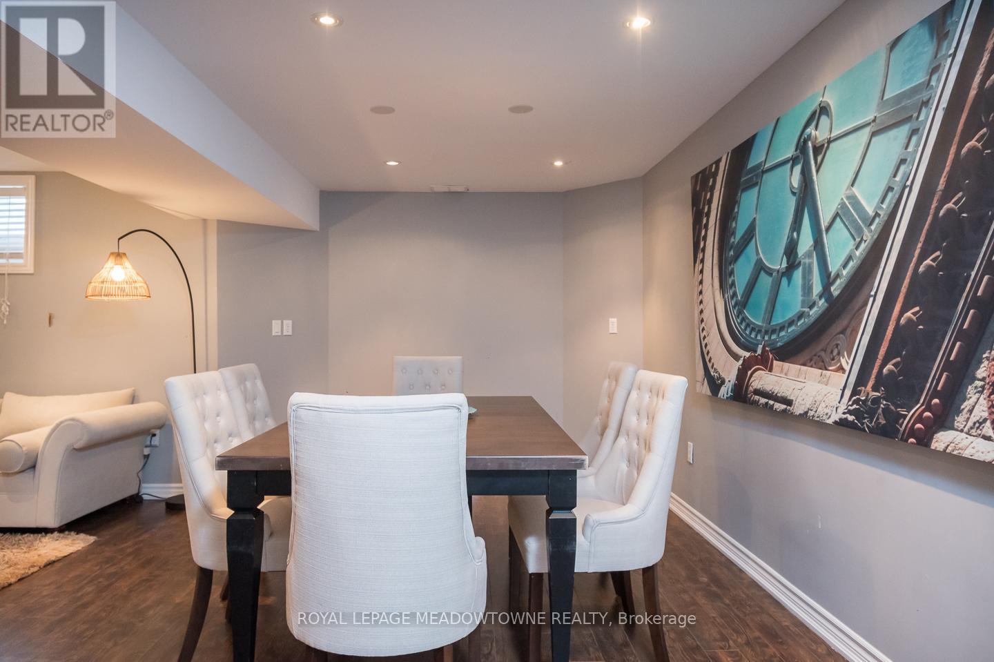 












700 SERAFINI CRESCENT

,
Milton,




Ontario
L9T7P4

