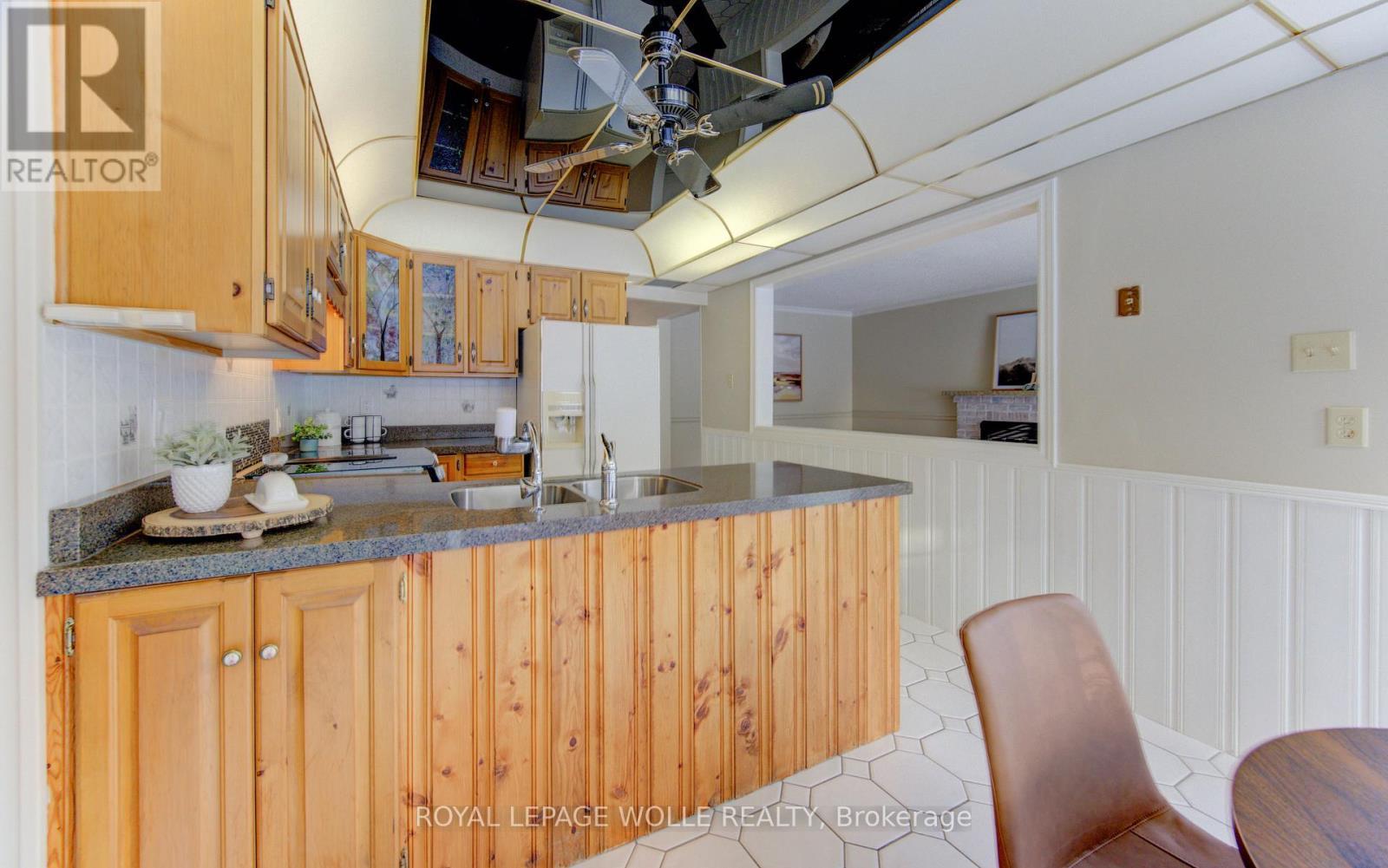 












21 SANDCLIFFE PLACE

,
Waterloo,




Ontario
N2T1A8

