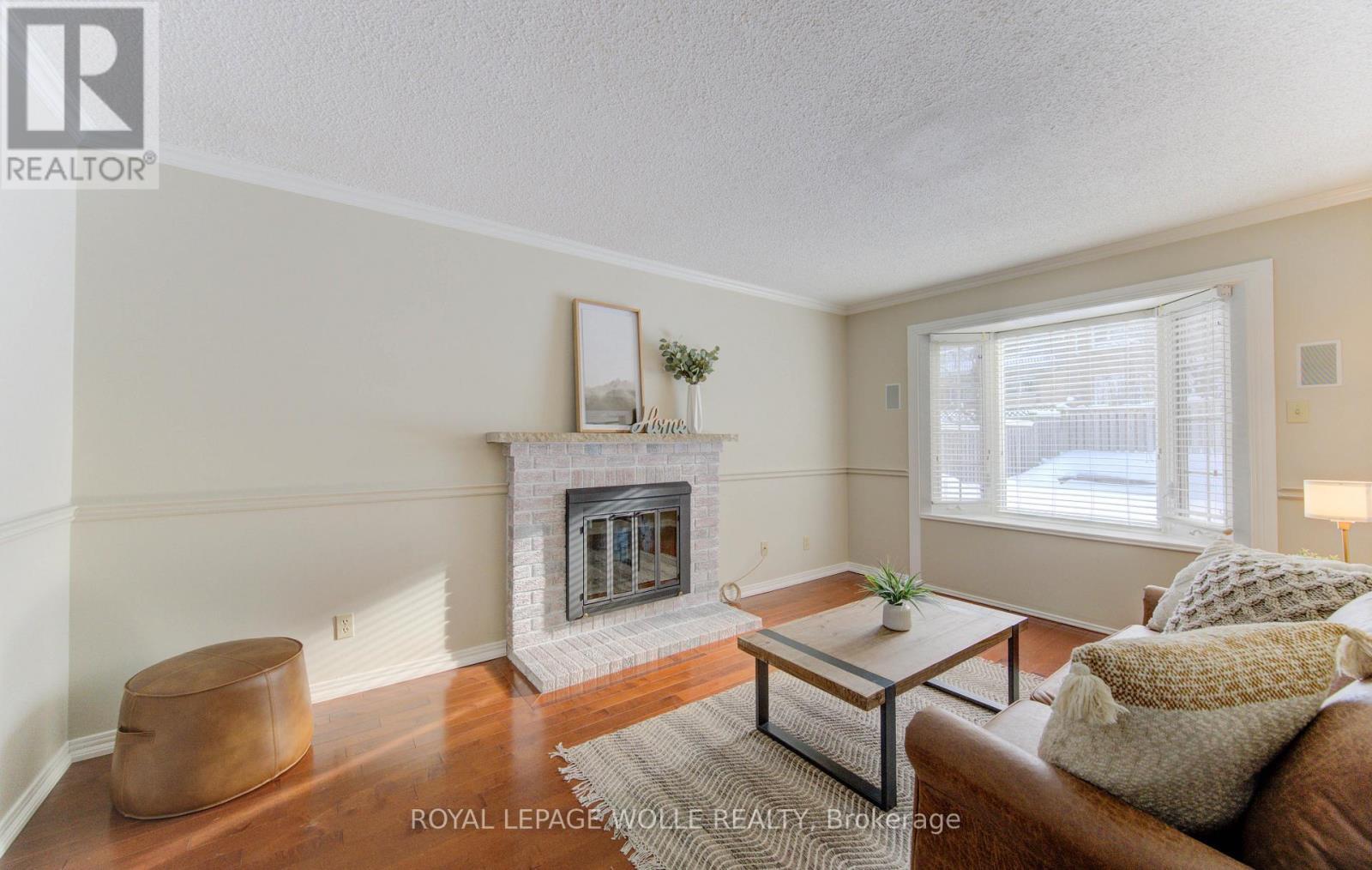 












21 SANDCLIFFE PLACE

,
Waterloo,




Ontario
N2T1A8

