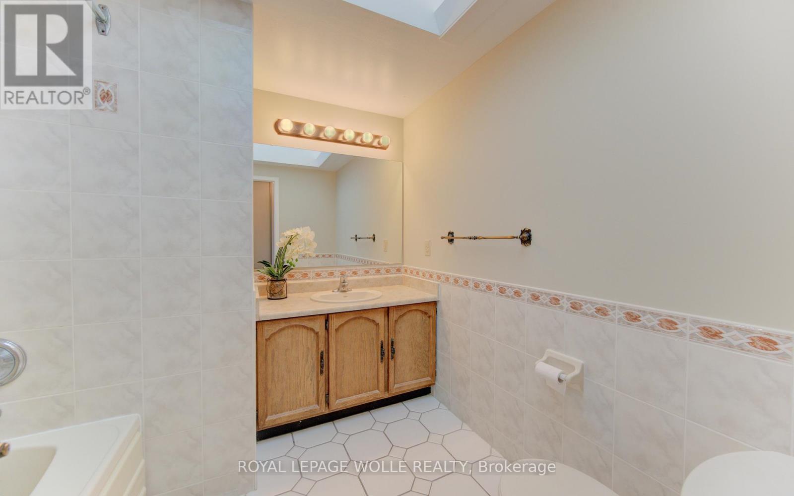 












21 SANDCLIFFE PLACE

,
Waterloo,




Ontario
N2T1A8

