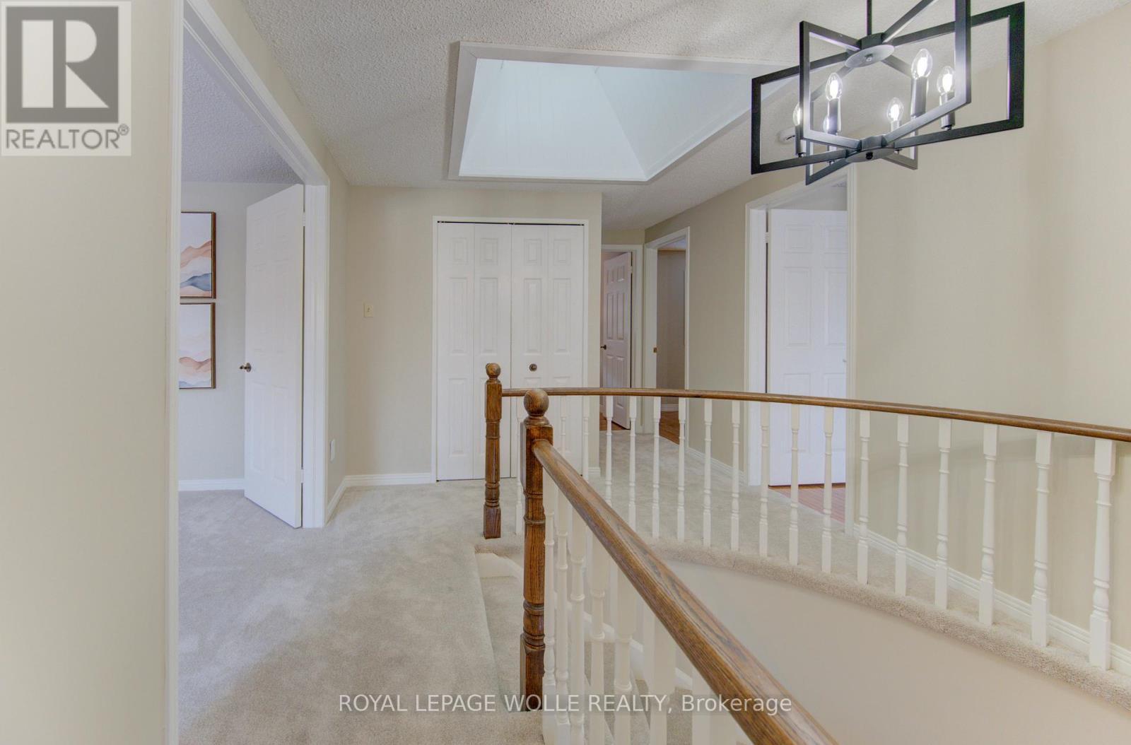 












21 SANDCLIFFE PLACE

,
Waterloo,




Ontario
N2T1A8

