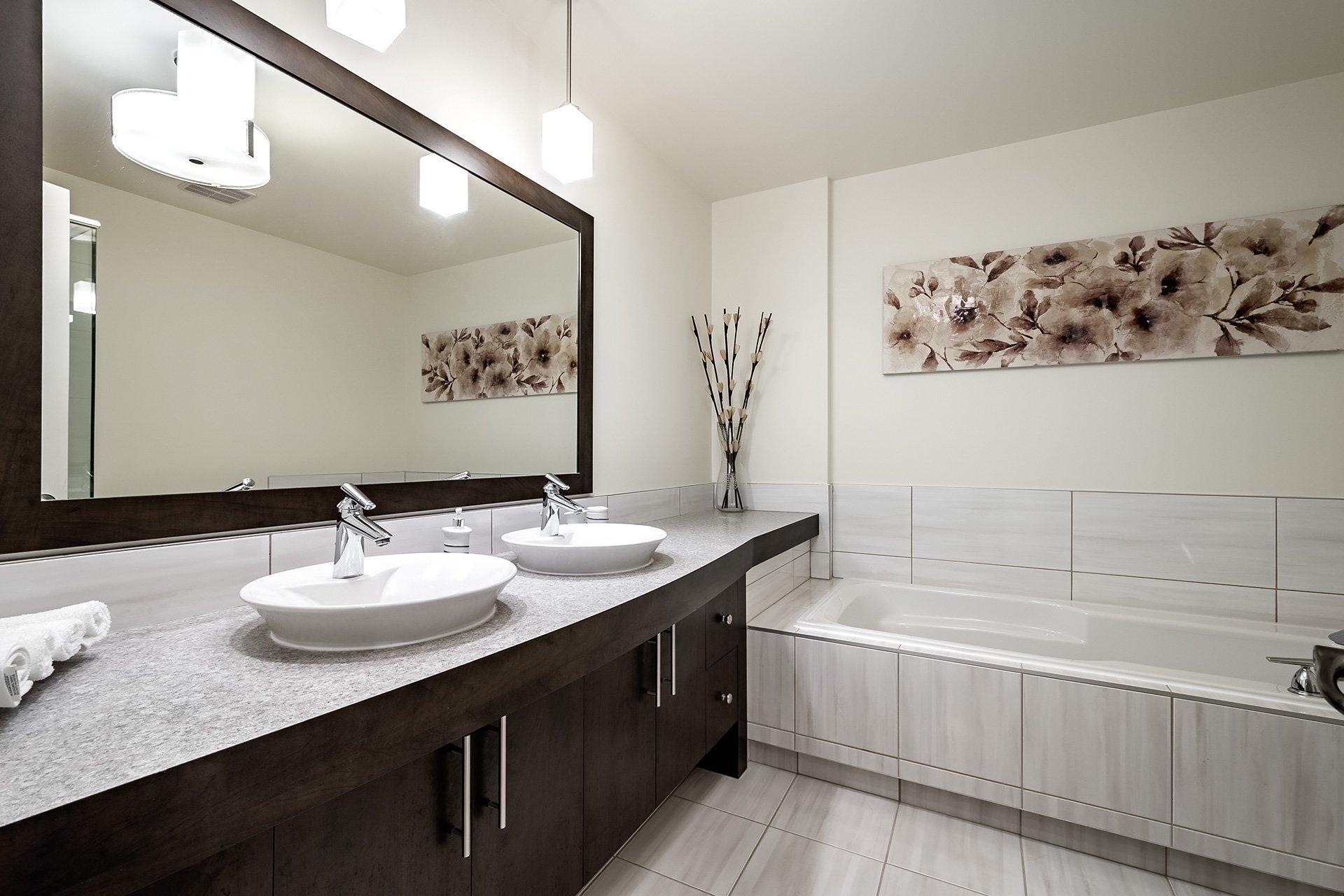 









2220


Rue de l'Équateur

,
Montréal (Saint-Laurent),




QC
H4R0H4

