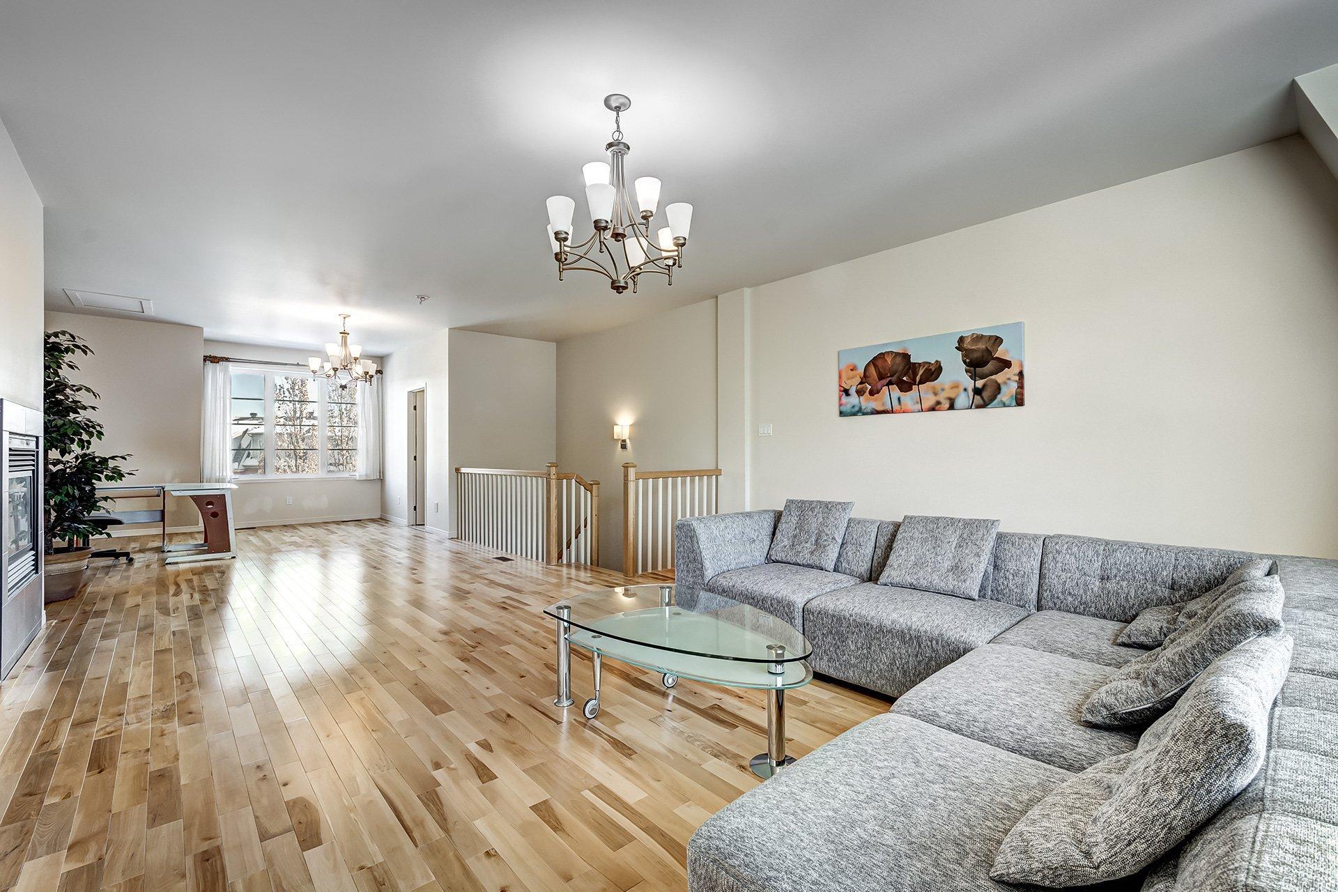 









2220


Rue de l'Équateur

,
Montréal (Saint-Laurent),




QC
H4R0H4

